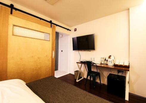 Hotel Elephant Shower Jinju Extérieur photo