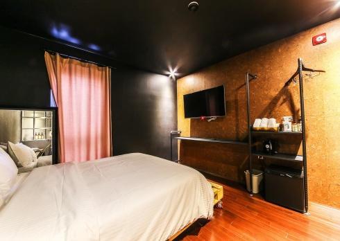 Hotel Elephant Shower Jinju Extérieur photo